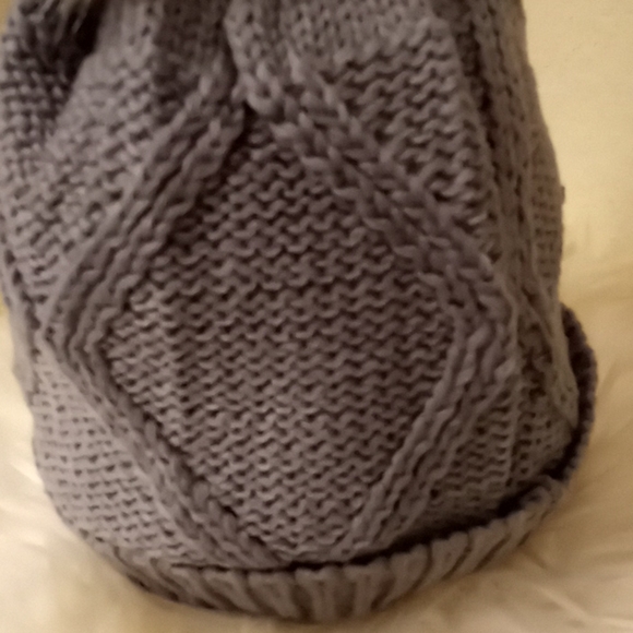 Cable Knit Gray Winter Hat with Faux Fur Pompom - Picture 7 of 14